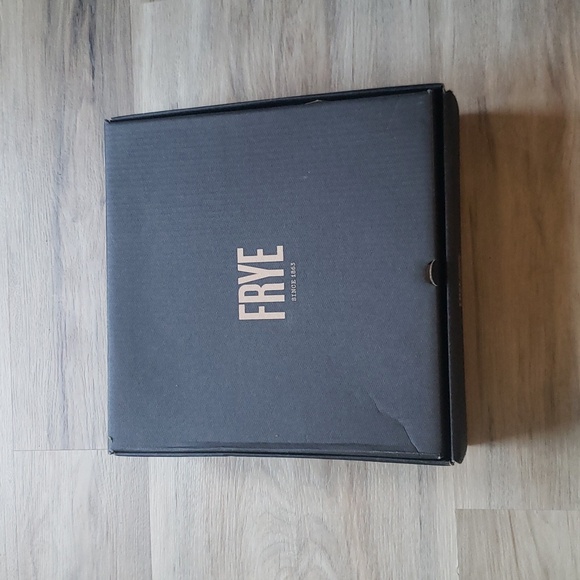 Frye and Co. Rare Distressed Metallic 8R boots. Size 9.5. - Picture 4 of 16